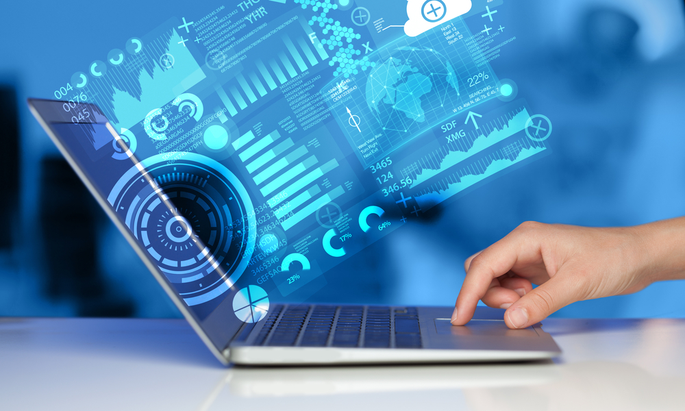 Digitale Projektsteuerung auf Laptop mit interaktiven Dashboards und Echtzeit-Datenvisualisierung – Symbol für die Vermeidung von Medienbrüchen im Projektmanagement durch zentrale Informationsverwaltung und digitale Baustellenprozesse.