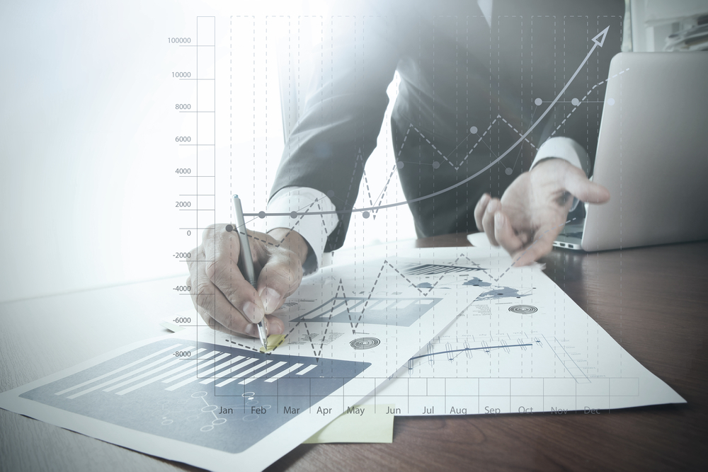 Projektmanagement mit Excel: Analyse von Projektkennzahlen, Diagrammen und Reports zur Planung und Steuerung von Projekten – Symbolbild für die Herausforderungen manueller Tabellenlösungen im modernen Projektcontrolling.